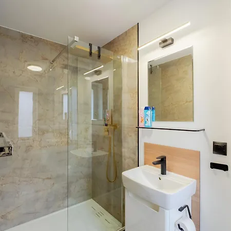 Nowa Marina - Z Klimatyzacja Vendégház 3*